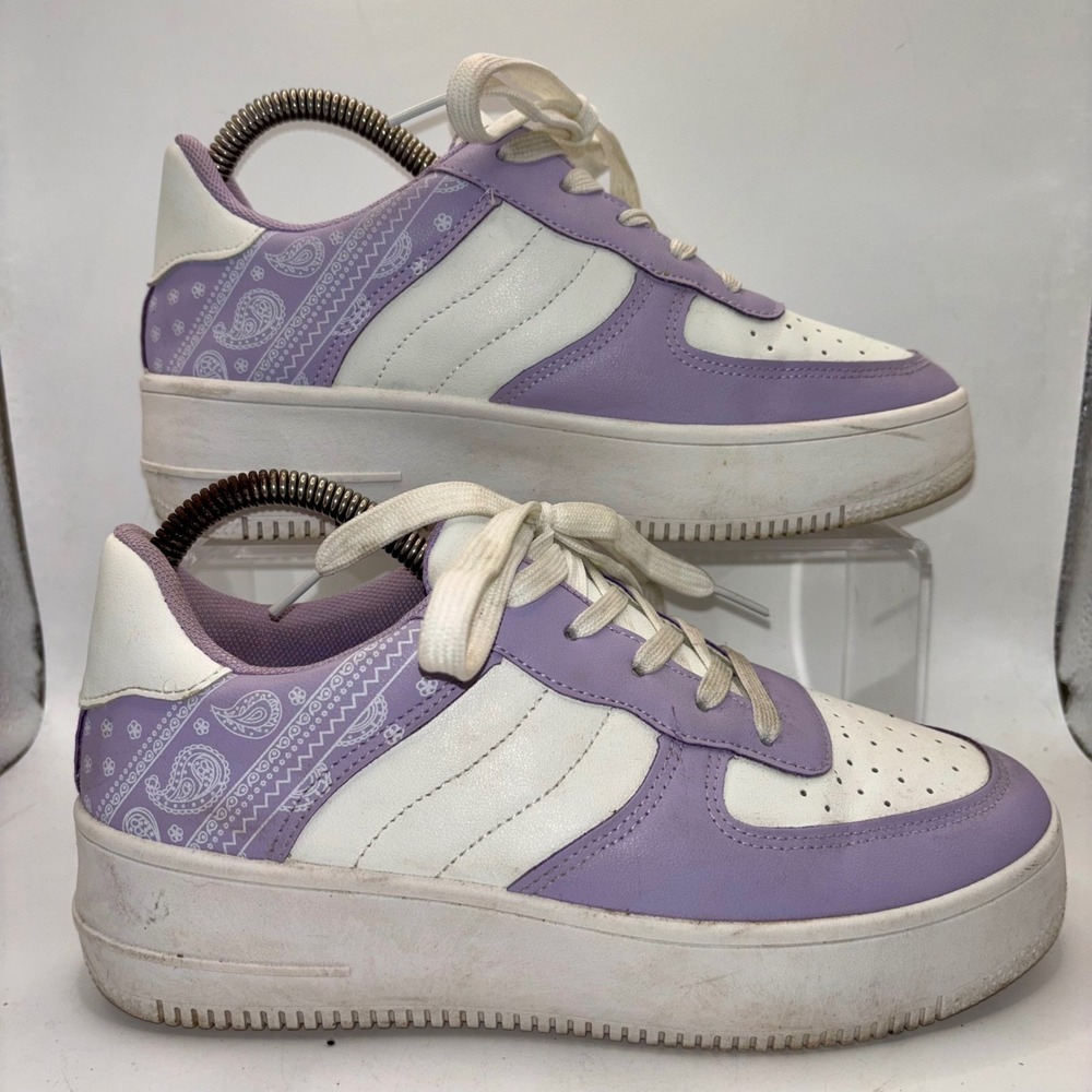 Cuidado con el Perro Womens Casual Sneakers Size‎ 7 Purple Paisley Bandana Print